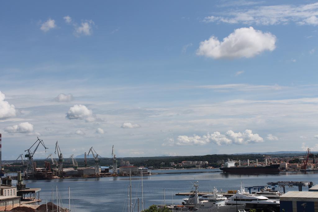 Apartment Nera Pula Luaran gambar